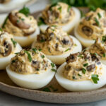 Œufs farcis aux champignons et oignons