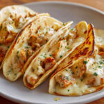 Mini-Tacos de Noël au Poulet Crémeux
