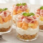 Tiramisu estival au melon, jambon sec et fromage frais