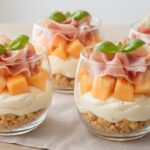 Tiramisu estival au melon, jambon sec et fromage frais