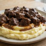 Bœuf Braisé en Sauce avec Purée Maison