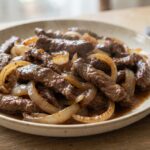Sauté de bœuf aux oignons caramélisés
