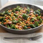 Poêlée de chou kale, pois chiches et chorizo