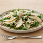 Salade de roquette, poires et parmesan